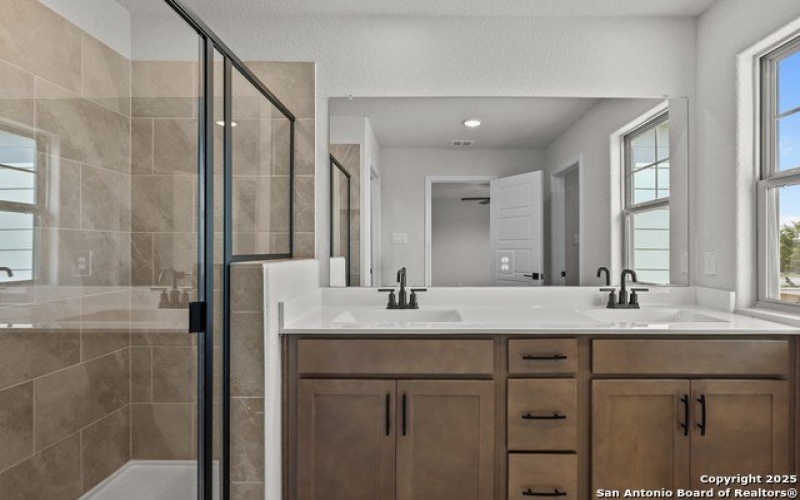 285 W Quill Dr Building 4, San Antonio, TX 78228, 3 Habitaciones Habitaciones , ,2 BañosBaños,Residential,En Venta,285 W Quill Dr Building 4,0,1884863