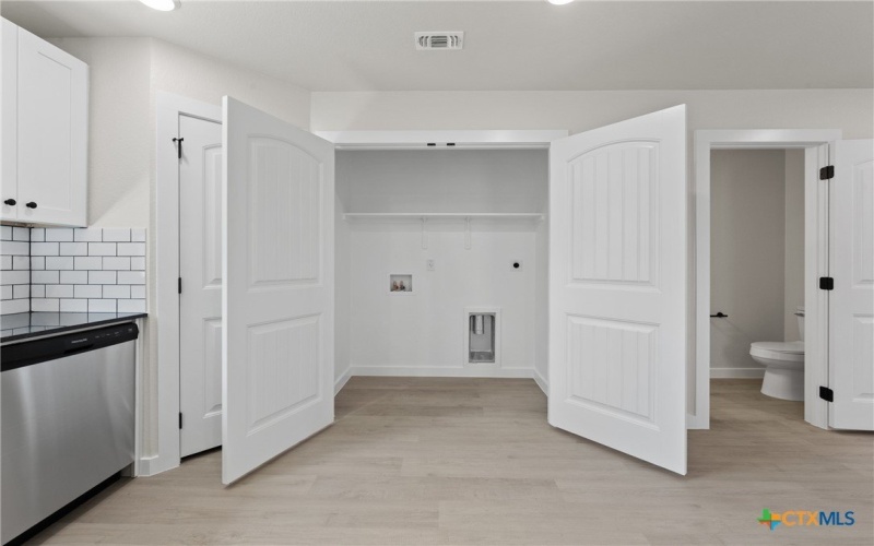 1118 S 51st Street, Temple, TX 76504, 6 Bedrooms Bedrooms, ,Residential,For Sale,1118 S 51st Street,586944