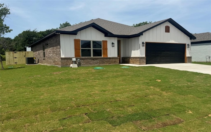 4608 Eagle Nest Court, Granbury, TX 76048, 3 Habitaciones Habitaciones , ,2 BañosBaños,Residential,En Venta,4608 Eagle Nest Court,20995515