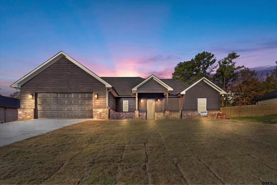 20047 County Road #2152, Troup, TX 75789, 3 Habitaciones Habitaciones , ,2 BañosBaños,Residential,En Venta,20047 County Road,20998374