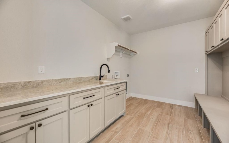 170 Maci Drive, Waxahachie, TX 75167, 4 Habitaciones Habitaciones , ,3 BañosBaños,Residential,En Venta,170 Maci Drive,21001827