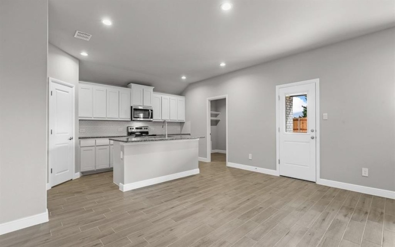 1506 WASHINGTON Street, Mansfield, TX 76063, 3 Habitaciones Habitaciones , ,2 BañosBaños,Residential,En Venta,1506 WASHINGTON Street,21002216