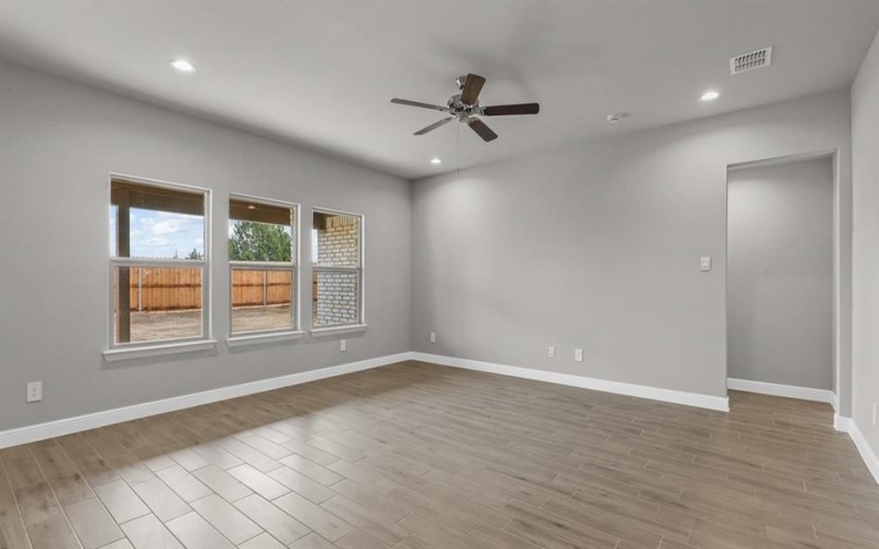 1506 WASHINGTON Street, Mansfield, TX 76063, 3 Habitaciones Habitaciones , ,2 BañosBaños,Residential,En Venta,1506 WASHINGTON Street,21002216