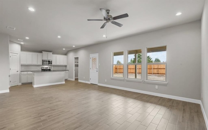 1506 WASHINGTON Street, Mansfield, TX 76063, 3 Habitaciones Habitaciones , ,2 BañosBaños,Residential,En Venta,1506 WASHINGTON Street,21002216
