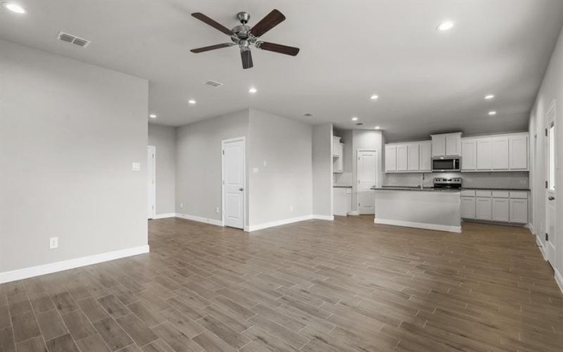 1506 WASHINGTON Street, Mansfield, TX 76063, 3 Habitaciones Habitaciones , ,2 BañosBaños,Residential,En Venta,1506 WASHINGTON Street,21002216