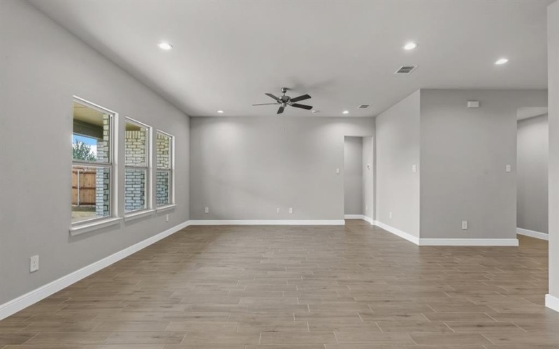 1506 WASHINGTON Street, Mansfield, TX 76063, 3 Habitaciones Habitaciones , ,2 BañosBaños,Residential,En Venta,1506 WASHINGTON Street,21002216