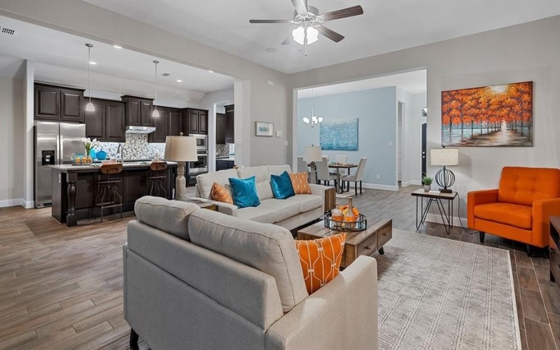 1411 SPEERS Drive, Mansfield, TX 76063, 4 Habitaciones Habitaciones , ,3 BañosBaños,Residential,En Venta,1411 SPEERS Drive,21002257