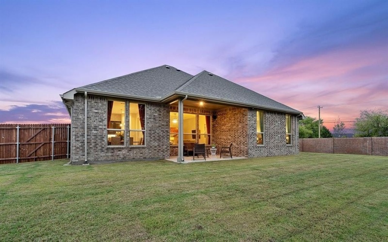 1411 SPEERS Drive, Mansfield, TX 76063, 4 Habitaciones Habitaciones , ,3 BañosBaños,Residential,En Venta,1411 SPEERS Drive,21002257