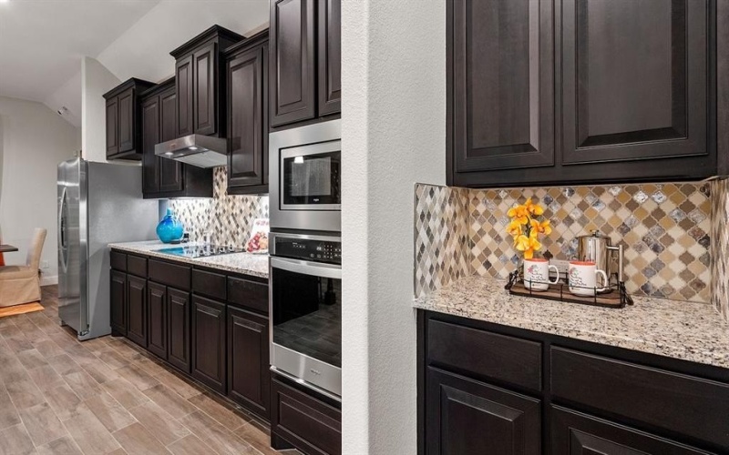 1411 SPEERS Drive, Mansfield, TX 76063, 4 Habitaciones Habitaciones , ,3 BañosBaños,Residential,En Venta,1411 SPEERS Drive,21002257