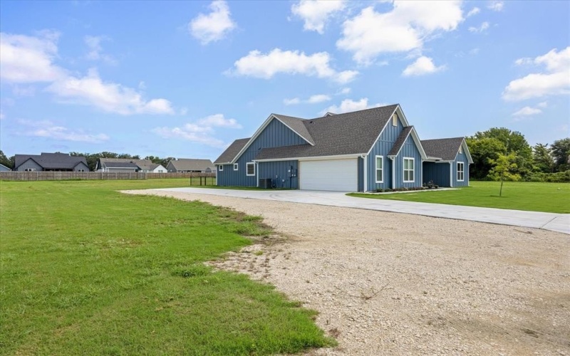 420 E 4th Street, Tolar, TX 76476, 4 Habitaciones Habitaciones , ,2 BañosBaños,Residential,En Venta,420 E 4th Street,21003121