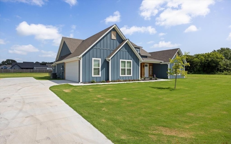420 E 4th Street, Tolar, TX 76476, 4 Habitaciones Habitaciones , ,2 BañosBaños,Residential,En Venta,420 E 4th Street,21003121
