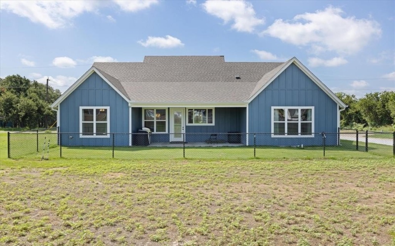 420 E 4th Street, Tolar, TX 76476, 4 Habitaciones Habitaciones , ,2 BañosBaños,Residential,En Venta,420 E 4th Street,21003121