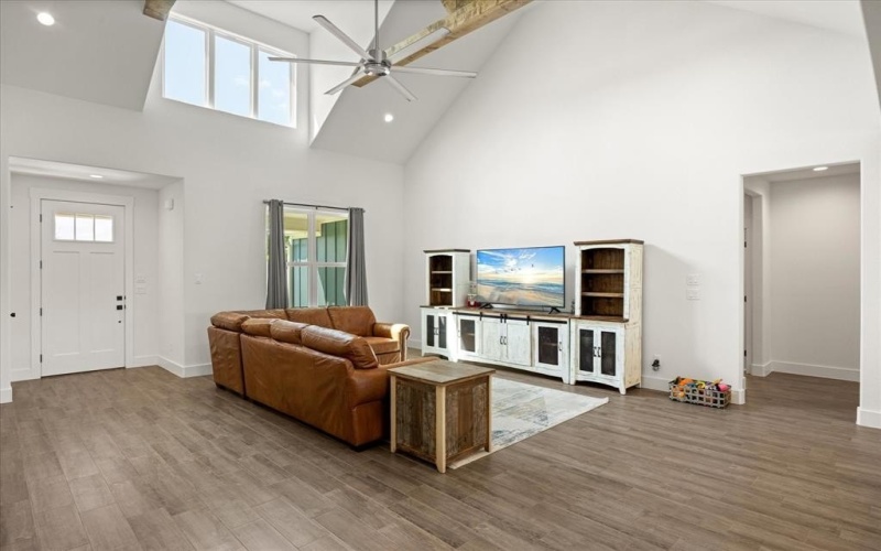 420 E 4th Street, Tolar, TX 76476, 4 Habitaciones Habitaciones , ,2 BañosBaños,Residential,En Venta,420 E 4th Street,21003121