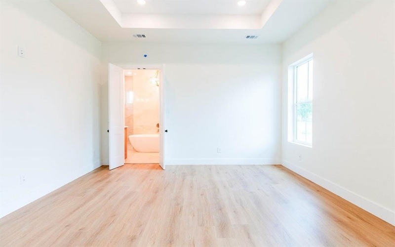 1444 Water Oak Drive, Oak Ridge, TX 75142, 4 Habitaciones Habitaciones , ,2 BañosBaños,Residential,En Venta,1444 Water Oak Drive,21003276