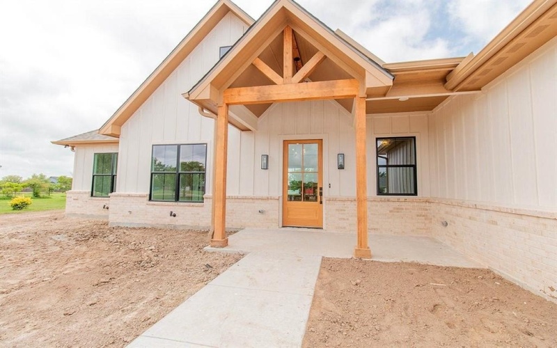1444 Water Oak Drive, Oak Ridge, TX 75142, 4 Habitaciones Habitaciones , ,2 BañosBaños,Residential,En Venta,1444 Water Oak Drive,21003276