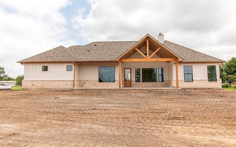 1444 Water Oak Drive, Oak Ridge, TX 75142, 4 Habitaciones Habitaciones , ,2 BañosBaños,Residential,En Venta,1444 Water Oak Drive,21003276