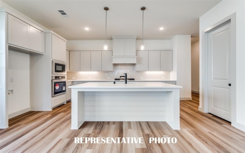 6924 Crystal Springs Drive, McKinney, TX 75070, 3 Bedrooms Bedrooms, ,3 BathroomsBathrooms,Residential,For Sale,6924 Crystal Springs Drive,21003609