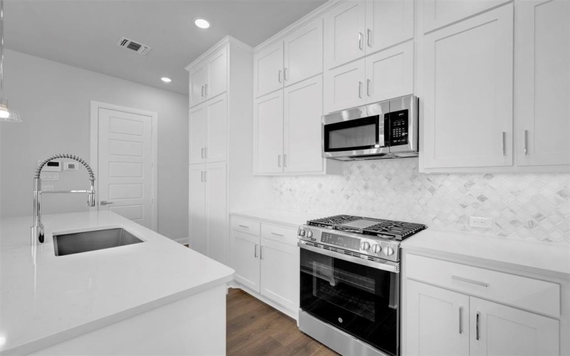 4825 Maxwell Drive, McKinney, TX 75071, 3 Bedrooms Bedrooms, ,2 BathroomsBathrooms,Residential,For Sale,4825 Maxwell Drive,0,21003622