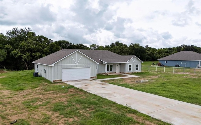 1206 Smyrna Meadows, Sunset, TX 76270, 3 Bedrooms Bedrooms, ,2 BathroomsBathrooms,Residential,For Sale,1206 Smyrna Meadows,21003698