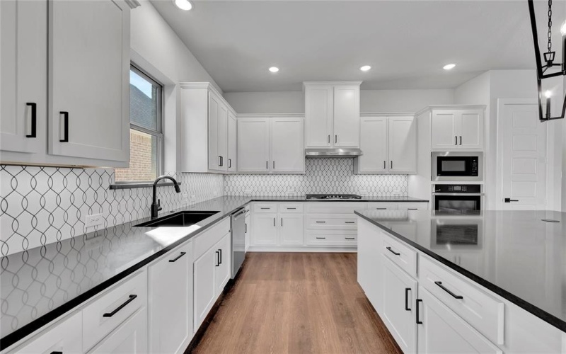 2809 Long Trail, Mansfield, TX 76063, 3 Habitaciones Habitaciones , ,2 BañosBaños,Residential,En Venta,2809 Long Trail,0,21003878