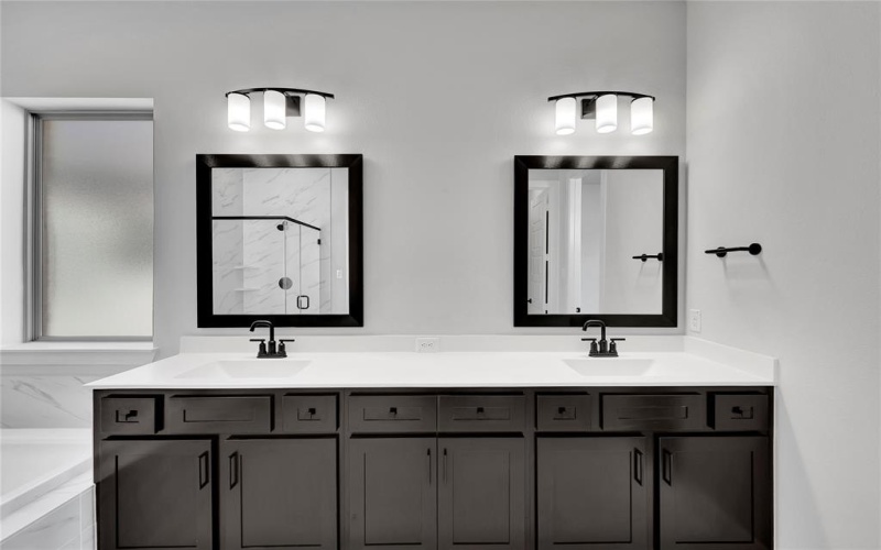 2809 Long Trail, Mansfield, TX 76063, 3 Habitaciones Habitaciones , ,2 BañosBaños,Residential,En Venta,2809 Long Trail,0,21003878