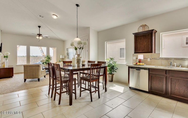 13805 Summer Story Avenue, El Paso, TX 79928, 3 Habitaciones Habitaciones , ,2 BañosBaños,Residential,En Venta,13805 Summer Story Avenue,900694