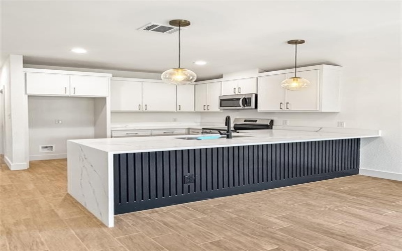 817 SW 16th Street, Mineral Wells, TX 76067, 3 Habitaciones Habitaciones , ,2 BañosBaños,Residential,En Venta,817 SW 16th Street,21004177