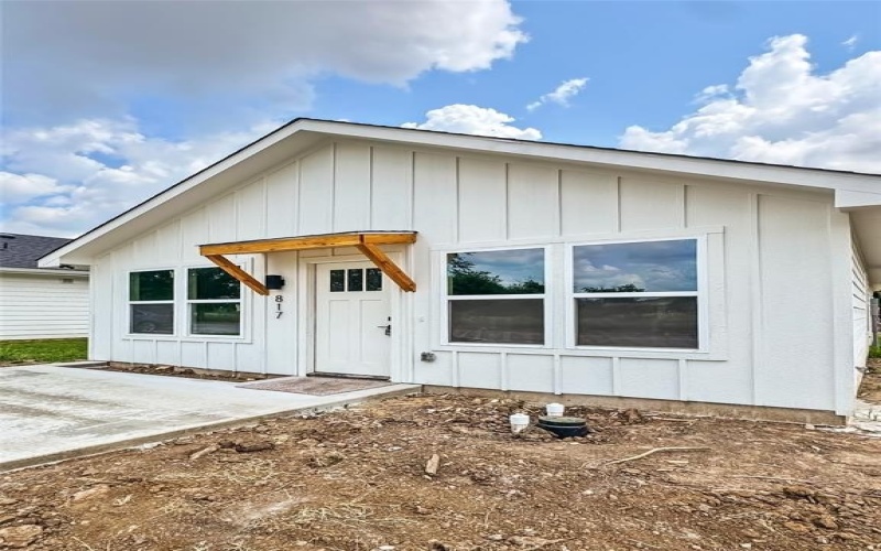 817 SW 16th Street, Mineral Wells, TX 76067, 3 Habitaciones Habitaciones , ,2 BañosBaños,Residential,En Venta,817 SW 16th Street,21004177