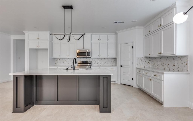 4336 Avenue H, Fort Worth, TX 76105, 3 Bedrooms Bedrooms, ,2 BathroomsBathrooms,Residential,For Sale,4336 Avenue H,21004312