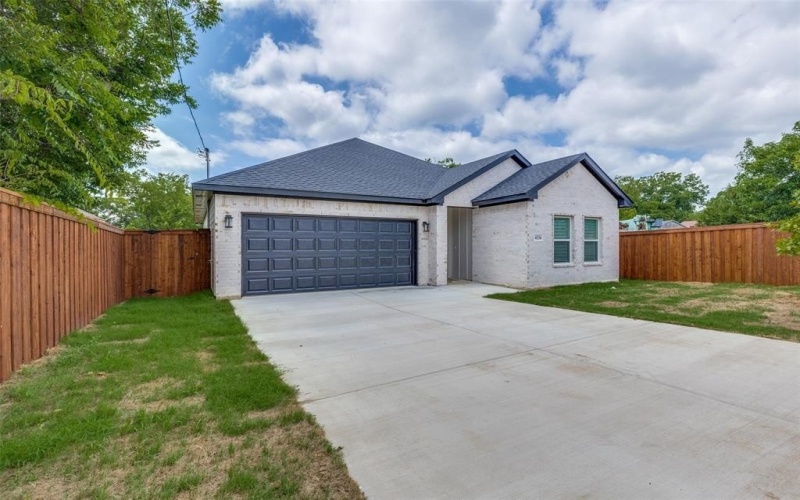 4336 Avenue H, Fort Worth, TX 76105, 3 Bedrooms Bedrooms, ,2 BathroomsBathrooms,Residential,For Sale,4336 Avenue H,21004312