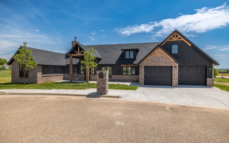 10 YUEL Court, Canyon, TX 79015-1127, 3 Bedrooms Bedrooms, ,2 BathroomsBathrooms,Residential,For Sale,10 YUEL Court,0,25-6421