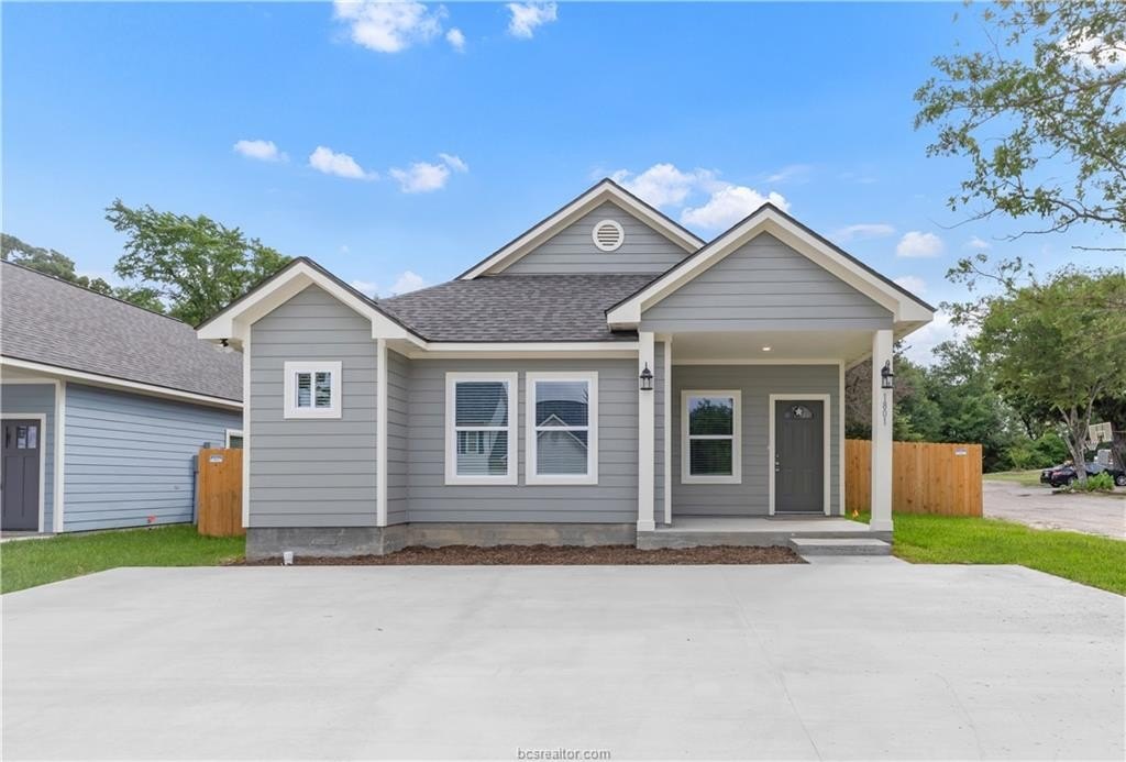 1801 PIN OAK Street, Bryan, TX 77801, 4 Habitaciones Habitaciones , ,3 BañosBaños,Residential,En Venta,1801 PIN OAK Street,0,25008078