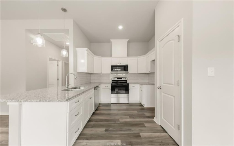 1801 PIN OAK Street, Bryan, TX 77801, 4 Habitaciones Habitaciones , ,3 BañosBaños,Residential,En Venta,1801 PIN OAK Street,0,25008078