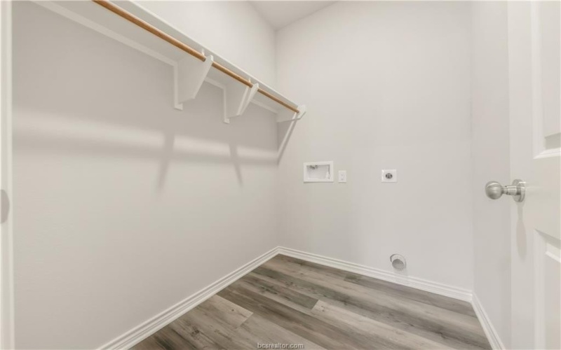 1801 PIN OAK Street, Bryan, TX 77801, 4 Habitaciones Habitaciones , ,3 BañosBaños,Residential,En Venta,1801 PIN OAK Street,0,25008078