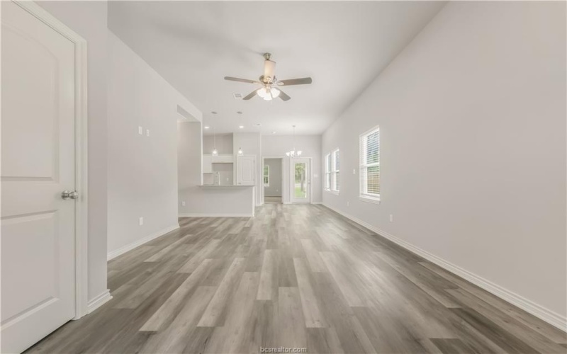 1801 PIN OAK Street, Bryan, TX 77801, 4 Habitaciones Habitaciones , ,3 BañosBaños,Residential,En Venta,1801 PIN OAK Street,0,25008078