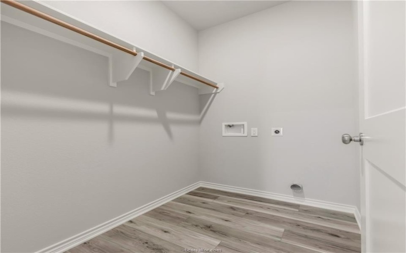 1803 PIN OAK Street, Bryan, TX 77801, 4 Habitaciones Habitaciones , ,3 BañosBaños,Residential,En Venta,1803 PIN OAK Street,0,25008081