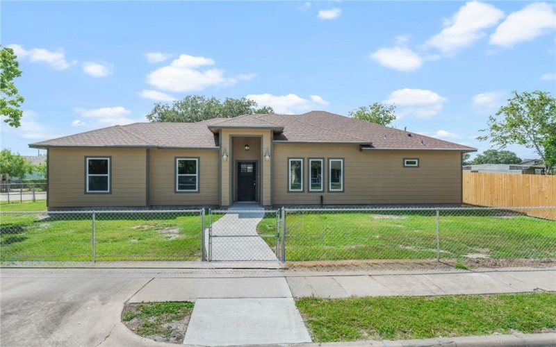 1025 Beechcraft Avenue, Corpus Christi, TX 78405, 3 Bedrooms Bedrooms, ,2 BathroomsBathrooms,Residential,For Sale,1025 Beechcraft Avenue,462178