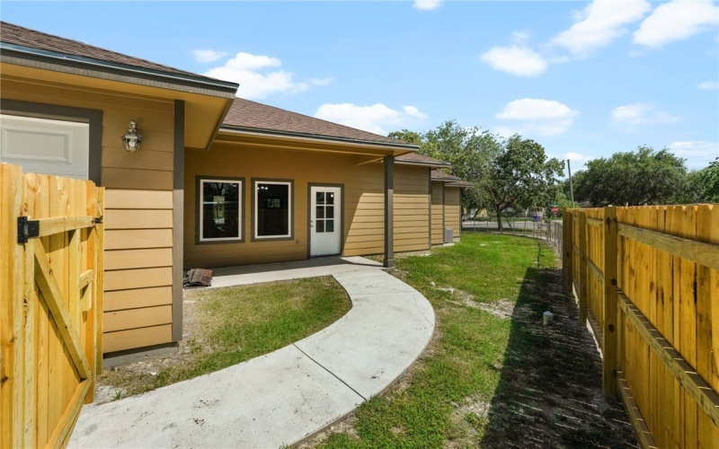 1025 Beechcraft Avenue, Corpus Christi, TX 78405, 3 Bedrooms Bedrooms, ,2 BathroomsBathrooms,Residential,For Sale,1025 Beechcraft Avenue,462178