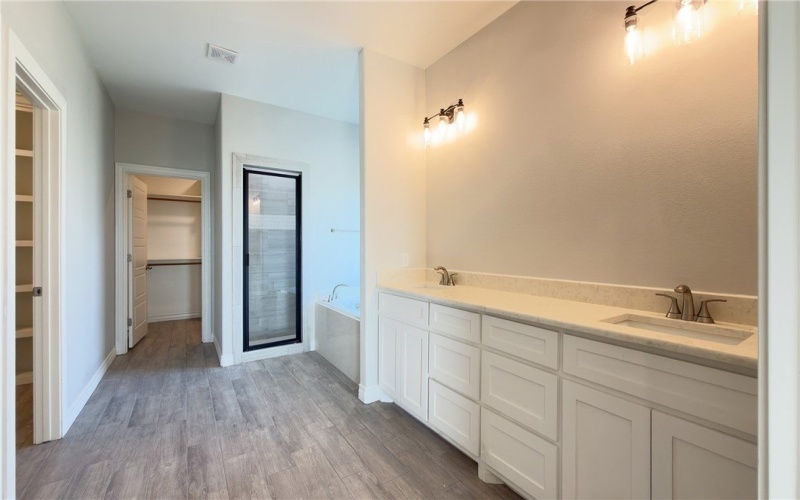 102 Moon Stone, Portland, TX 78374, 4 Habitaciones Habitaciones , ,2 BañosBaños,Residential,En Venta,102 Moon Stone,0,462187