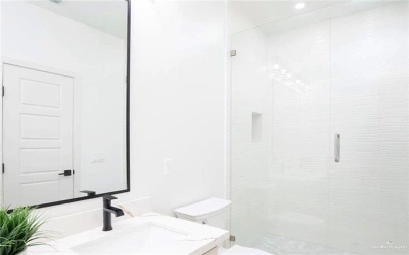 715 N Esperanza Street, Pharr, TX 78577, 3 Bedrooms Bedrooms, ,2 BathroomsBathrooms,Residential,For Sale,715 N Esperanza Street,476326