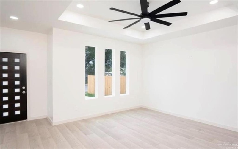 715 N Esperanza Street, Pharr, TX 78577, 3 Bedrooms Bedrooms, ,2 BathroomsBathrooms,Residential,For Sale,715 N Esperanza Street,476326