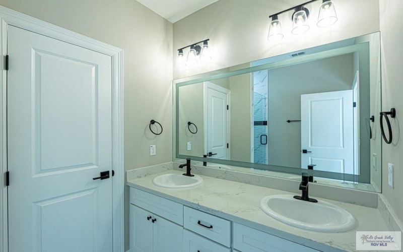 8813 SWAN LAKE DR ##27, HARLINGEN, TX 78552, 3 Habitaciones Habitaciones , ,2 BañosBaños,Residential,En Venta,8813 SWAN LAKE DR,29766916