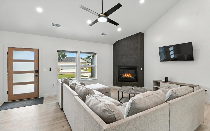 1515 Green Valley Lane, Granite Shoals, TX 78654, 3 Habitaciones Habitaciones , ,2 BañosBaños,Residential,En Venta,1515 Green Valley Lane,174049