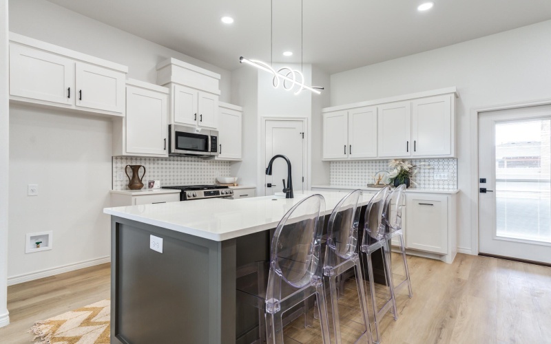 6949 12th Street, Lubbock, TX 79416, 3 Bedrooms Bedrooms, ,2 BathroomsBathrooms,Residential,For Sale,6949 12th Street,202557981