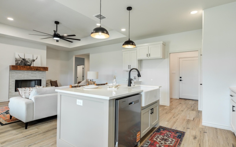6947 12th Street, Lubbock, TX 79416, 3 Bedrooms Bedrooms, ,2 BathroomsBathrooms,Residential,For Sale,6947 12th Street,202557982