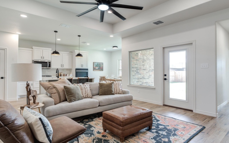 6947 12th Street, Lubbock, TX 79416, 3 Bedrooms Bedrooms, ,2 BathroomsBathrooms,Residential,For Sale,6947 12th Street,202557982
