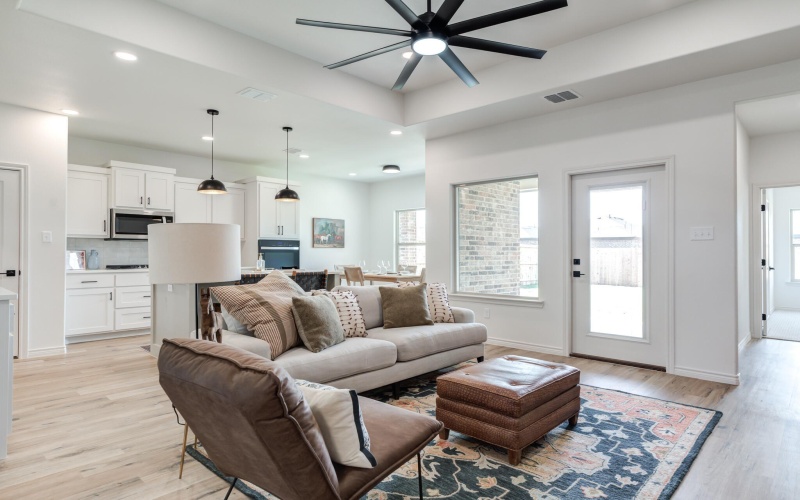 6947 12th Street, Lubbock, TX 79416, 3 Bedrooms Bedrooms, ,2 BathroomsBathrooms,Residential,For Sale,6947 12th Street,202557982