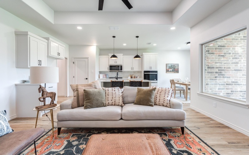 6947 12th Street, Lubbock, TX 79416, 3 Bedrooms Bedrooms, ,2 BathroomsBathrooms,Residential,For Sale,6947 12th Street,202557982