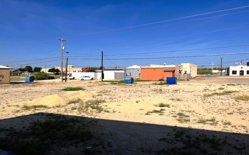 107 S Main St, Fort Stockton, TX 79735, ,Commercial Sale,En Venta,107 S Main St,50083900