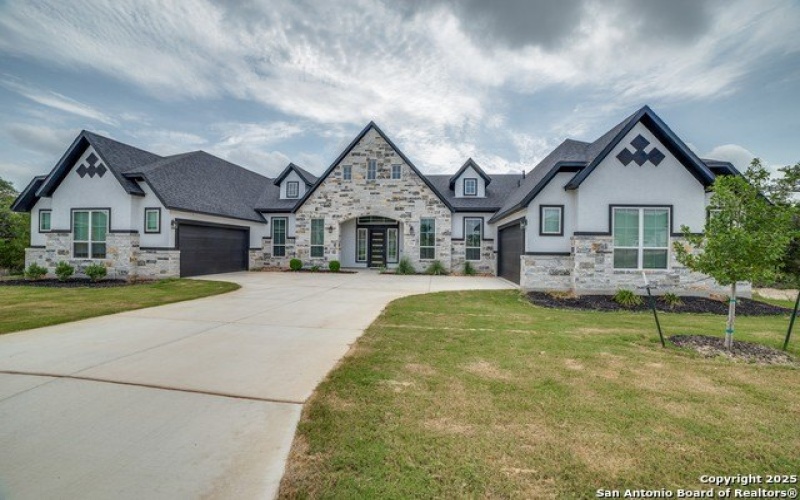 171 Raven, Castroville, TX 78009, 5 Habitaciones Habitaciones , ,5 BañosBaños,Residential,En Venta,171 Raven,1885204